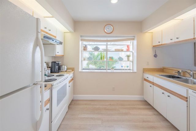 425 CERROMAR TERRACE 459, Venice, FL 34293