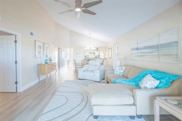 425 CERROMAR TERRACE 459, Venice, FL 34293