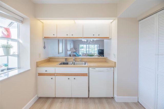 425 CERROMAR TERRACE 459, Venice, FL 34293