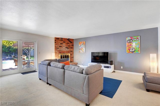 3589 Calmosa Street, Las Vegas, NV 89103