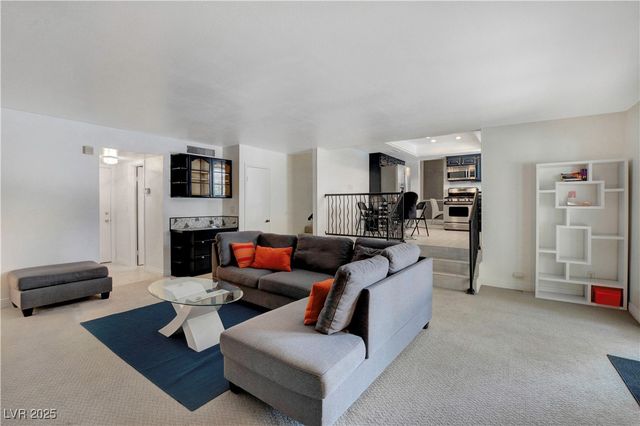 3589 Calmosa Street, Las Vegas, NV 89103