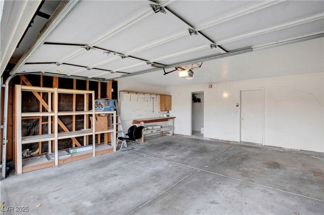 3589 Calmosa Street, Las Vegas, NV 89103