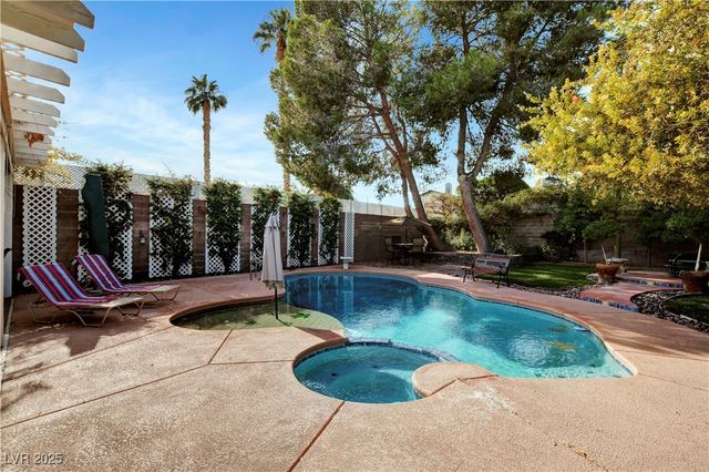 3589 Calmosa Street, Las Vegas, NV 89103