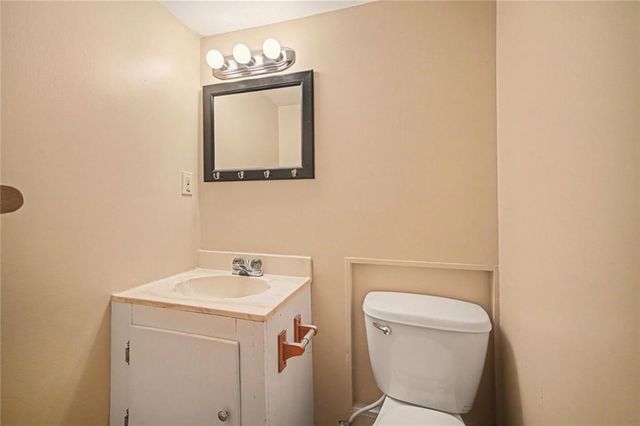 120 Baker Street, Buckner, MO 64016