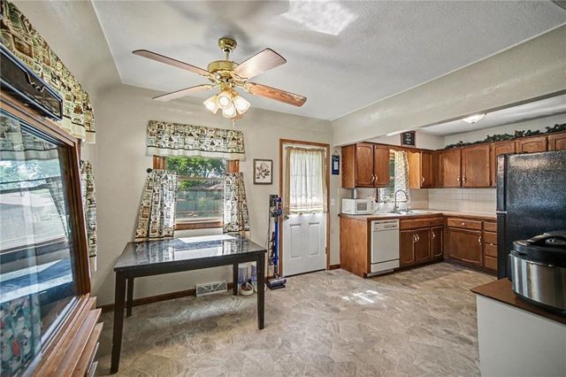 120 Baker Street, Buckner, MO 64016