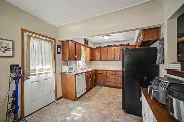 120 Baker Street, Buckner, MO 64016