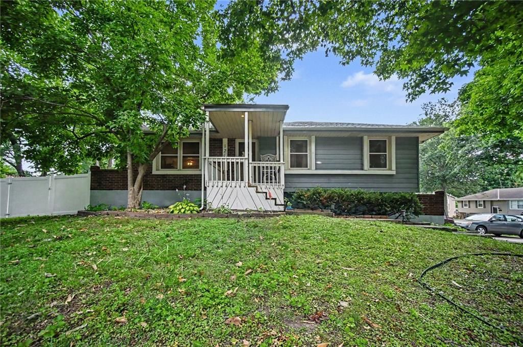 120 Baker Street, Buckner, MO 64016