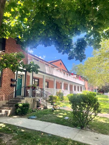196-69 73 Avenue 2, Fresh Meadows, NY 11366