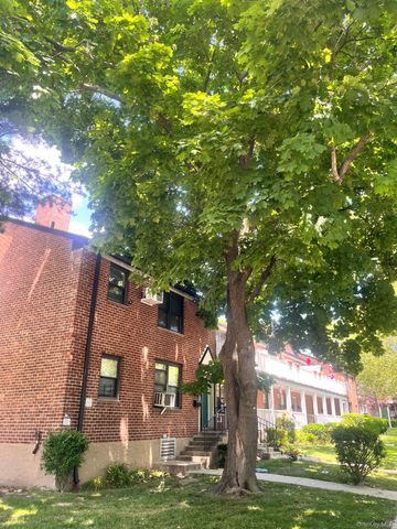 196-69 73 Avenue 2, Fresh Meadows, NY 11366