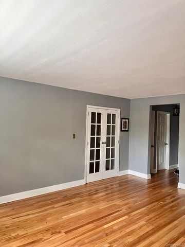 196-69 73 Avenue 2, Fresh Meadows, NY 11366