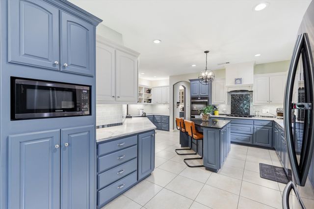 919 Kingwood Circle, Highland Village, TX 75077