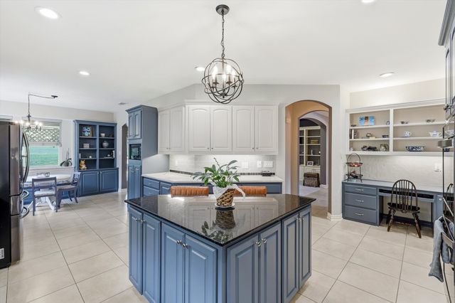 919 Kingwood Circle, Highland Village, TX 75077