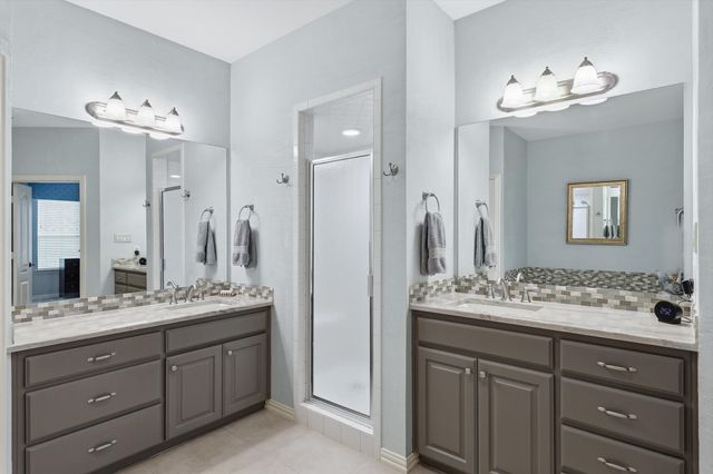 919 Kingwood Circle, Highland Village, TX 75077