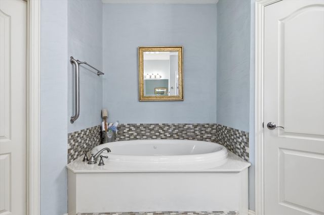 919 Kingwood Circle, Highland Village, TX 75077