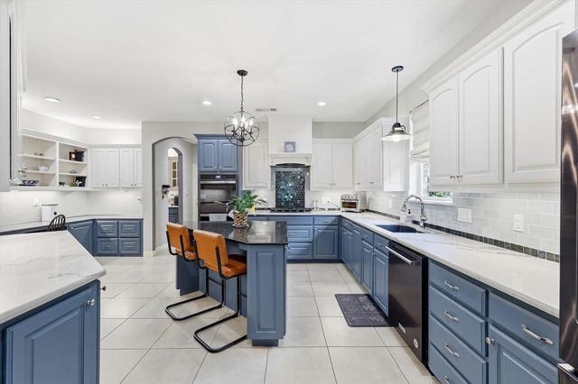 919 Kingwood Circle, Highland Village, TX 75077