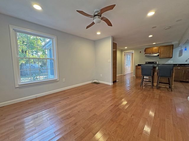 45 Hoover St, Dracut, MA 01826