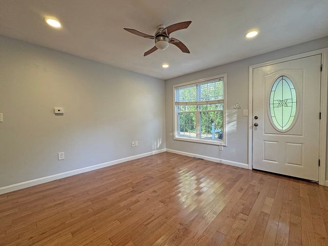 45 Hoover St, Dracut, MA 01826