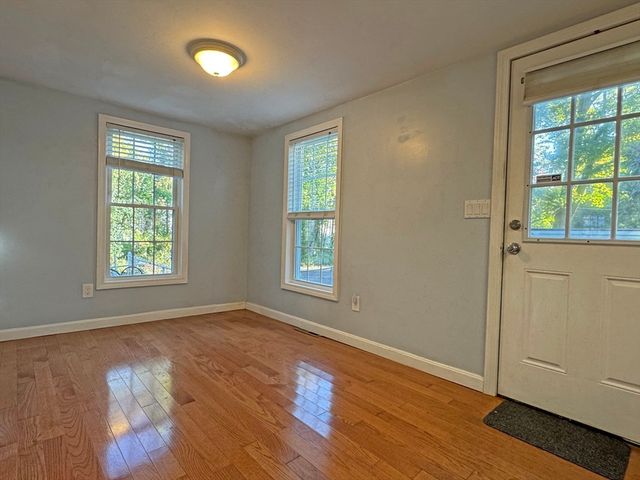 45 Hoover St, Dracut, MA 01826