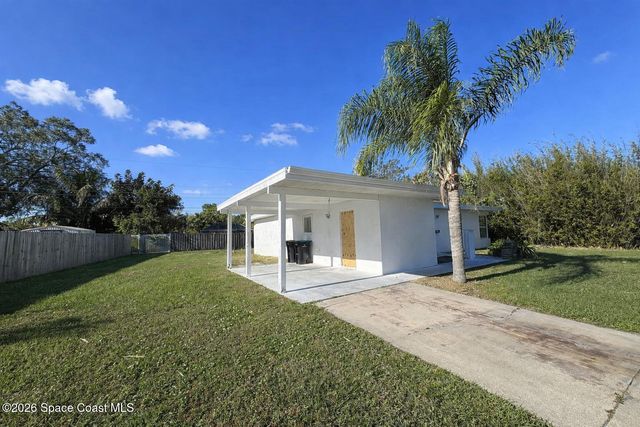 926 Chace Lane NE, Palm Bay, FL 32905