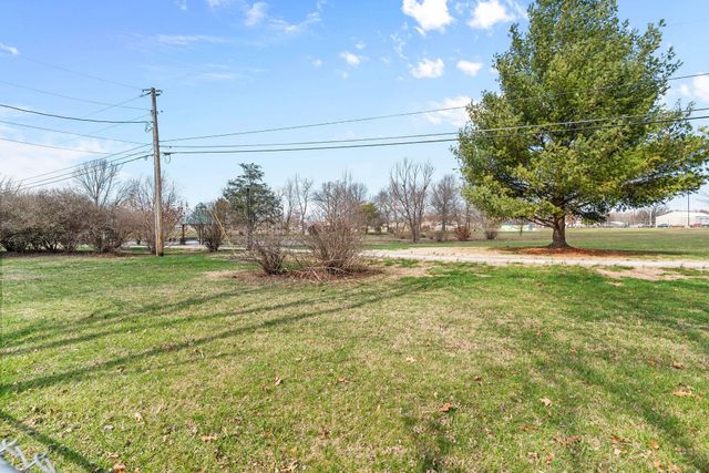 4037 W Gardenia Drive, Battlefield, MO 65619