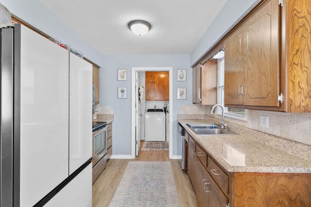 4037 W Gardenia Drive, Battlefield, MO 65619