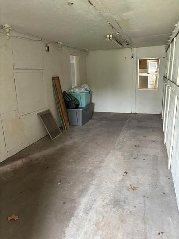 303 N Cayuga Street, Frontenac, KS 66763