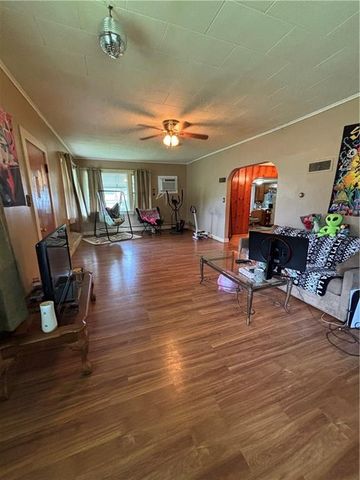 303 N Cayuga Street, Frontenac, KS 66763