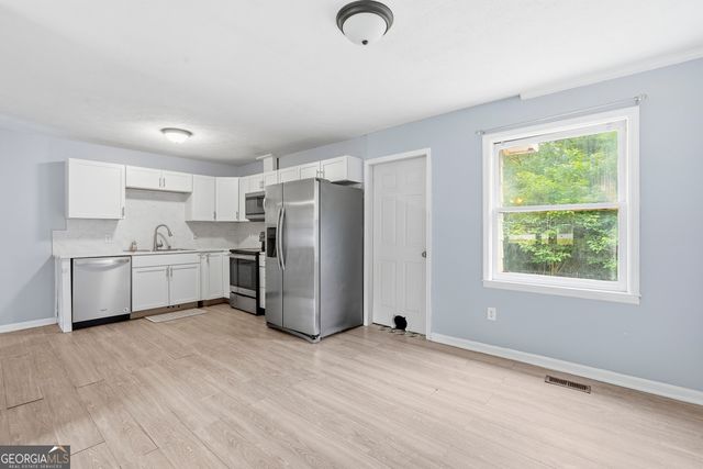 132 Allen Memorial Drive SW, Milledgeville, GA 31061