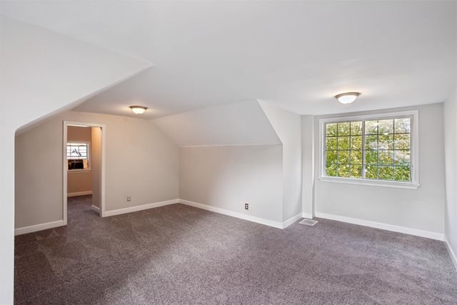 2207 Beaver Avenue, Des Moines, IA 50310