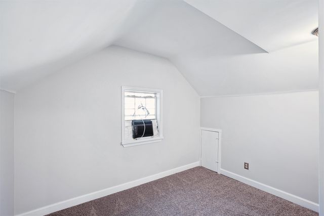 2207 Beaver Avenue, Des Moines, IA 50310