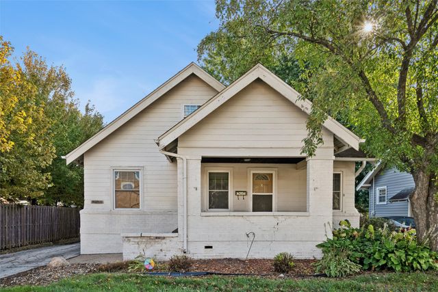 2207 Beaver Avenue, Des Moines, IA 50310