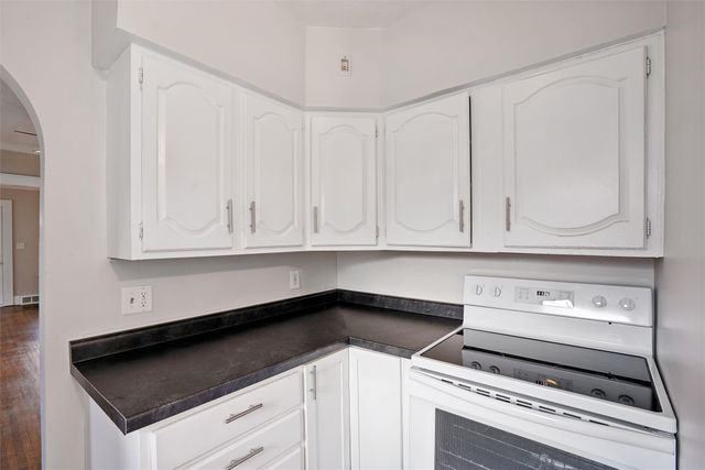 2207 Beaver Avenue, Des Moines, IA 50310