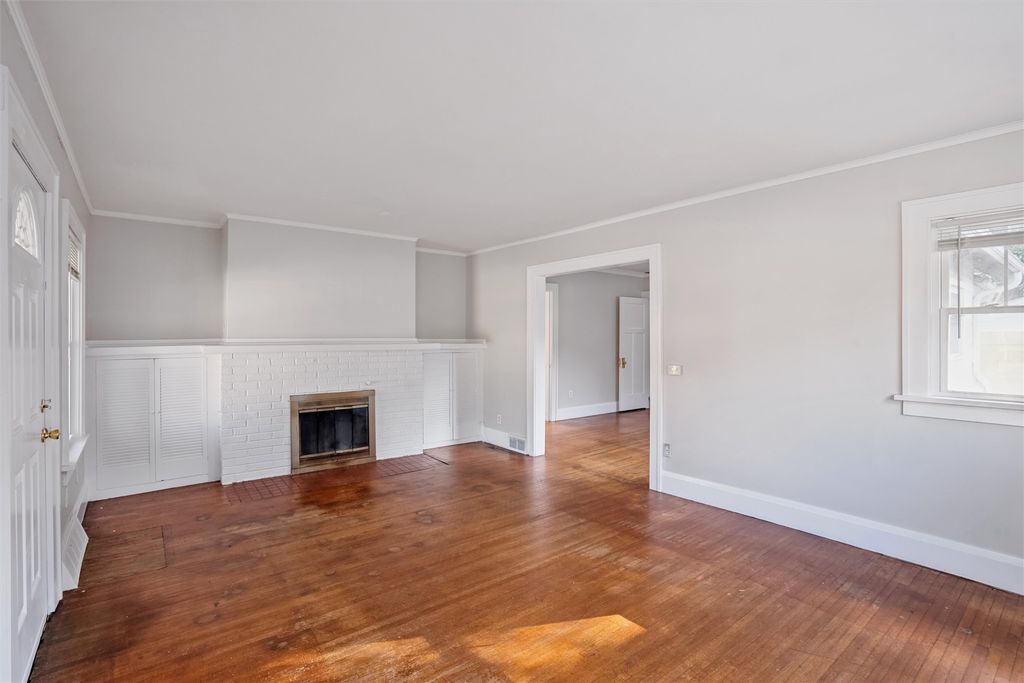 2207 Beaver Avenue, Des Moines, IA 50310