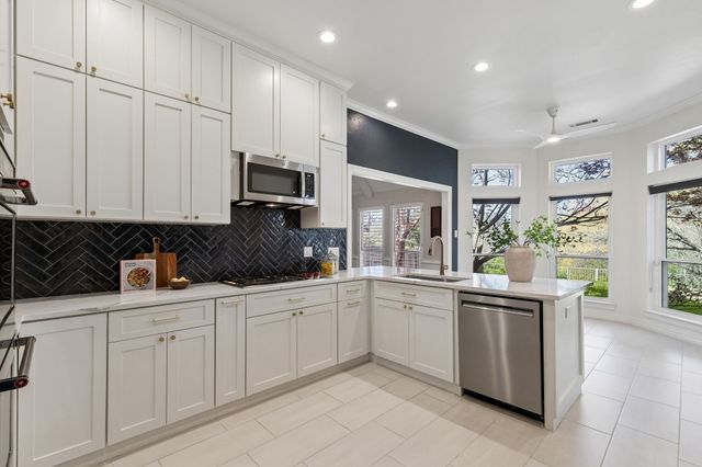 7207 Abrams Place Court, Dallas, TX 75231