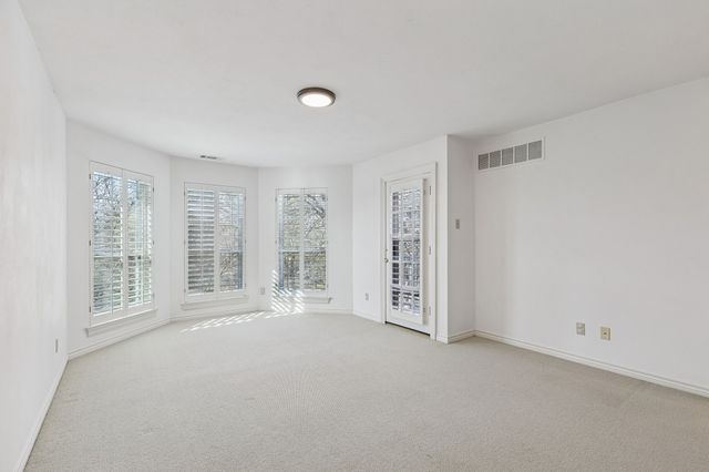 7207 Abrams Place Court, Dallas, TX 75231