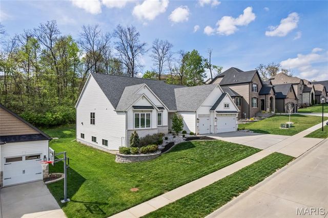 171 Wyndgate Valley Drive, Lake St Louis, MO 63367