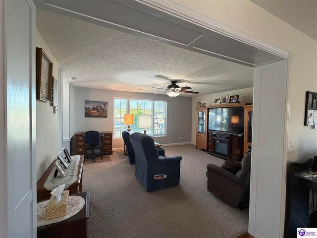 2000 Pear Valley Drive, Elizabethtown, KY 42701