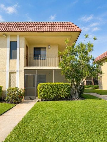 305 Lakeview Drive 204, Weston, FL 33326