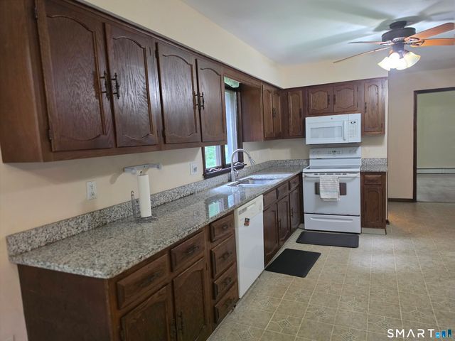 8 Squire Lane, Shelton, CT 06484