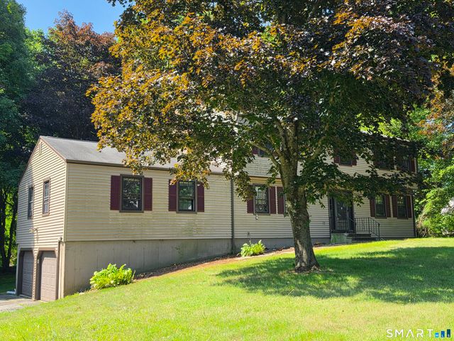8 Squire Lane, Shelton, CT 06484