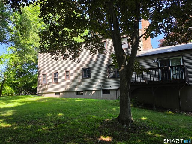 8 Squire Lane, Shelton, CT 06484
