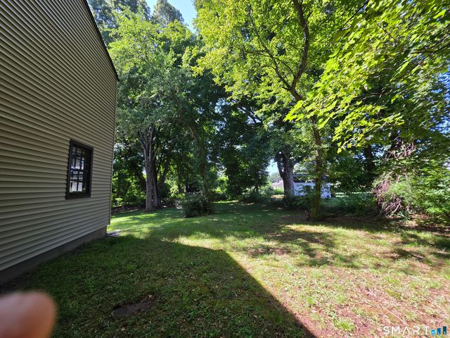8 Squire Lane, Shelton, CT 06484