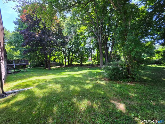 8 Squire Lane, Shelton, CT 06484