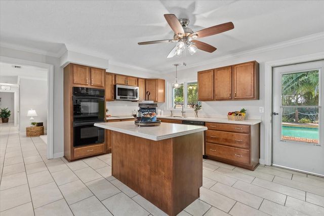 361 SCOTT AVENUE, Sarasota, FL 34243