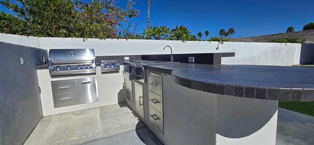 53405 Avenida Madero, La Quinta, CA 92253