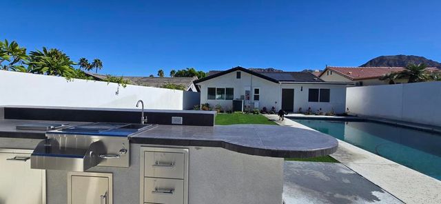 53405 Avenida Madero, La Quinta, CA 92253