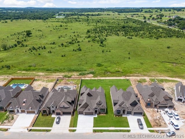 14244 S Delaware Place S, Bixby, OK 74008