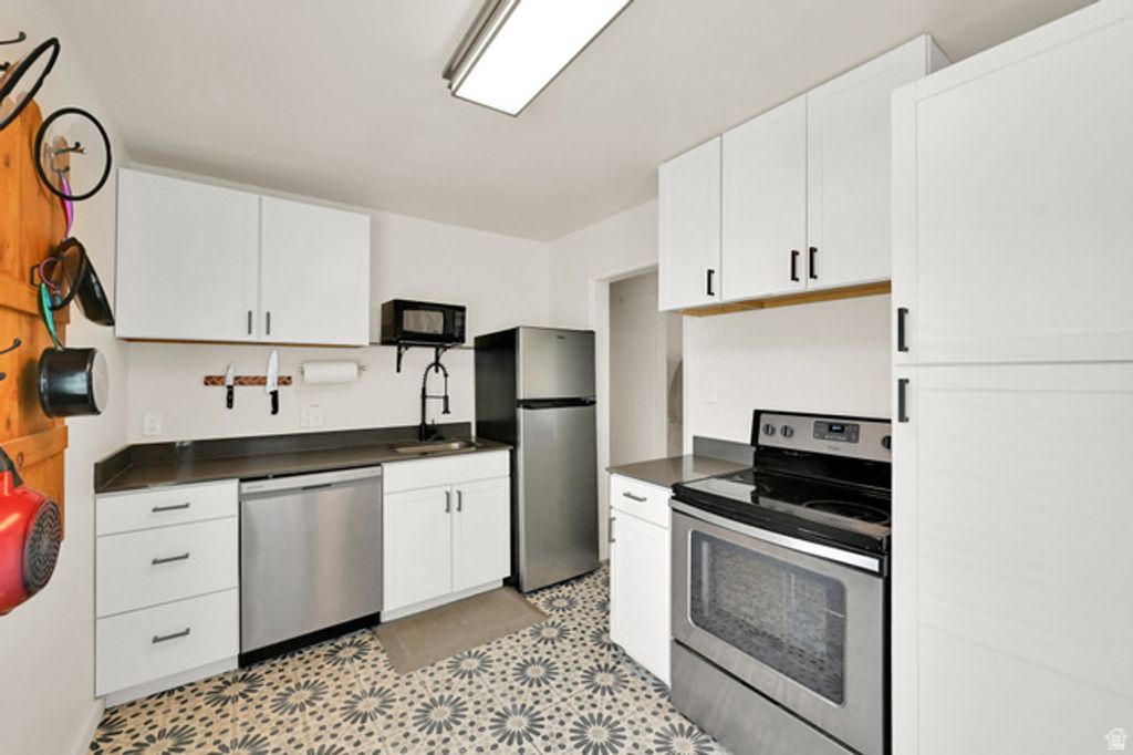8795 W EDITH CIR, Magna, UT 84044 — photo 4