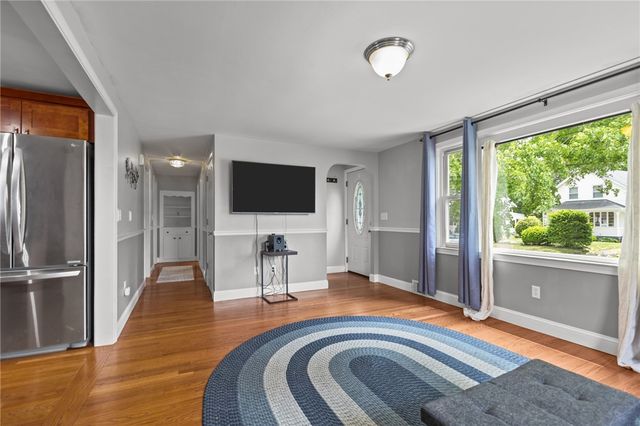 83 Bateman Avenue, Cranston, RI 02920
