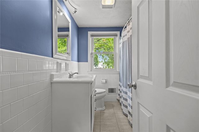 83 Bateman Avenue, Cranston, RI 02920